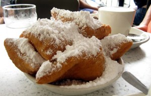Cafe-du-Monde-New-Orleans-Beignets